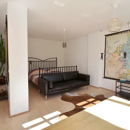 Loft Western Conference 아파트